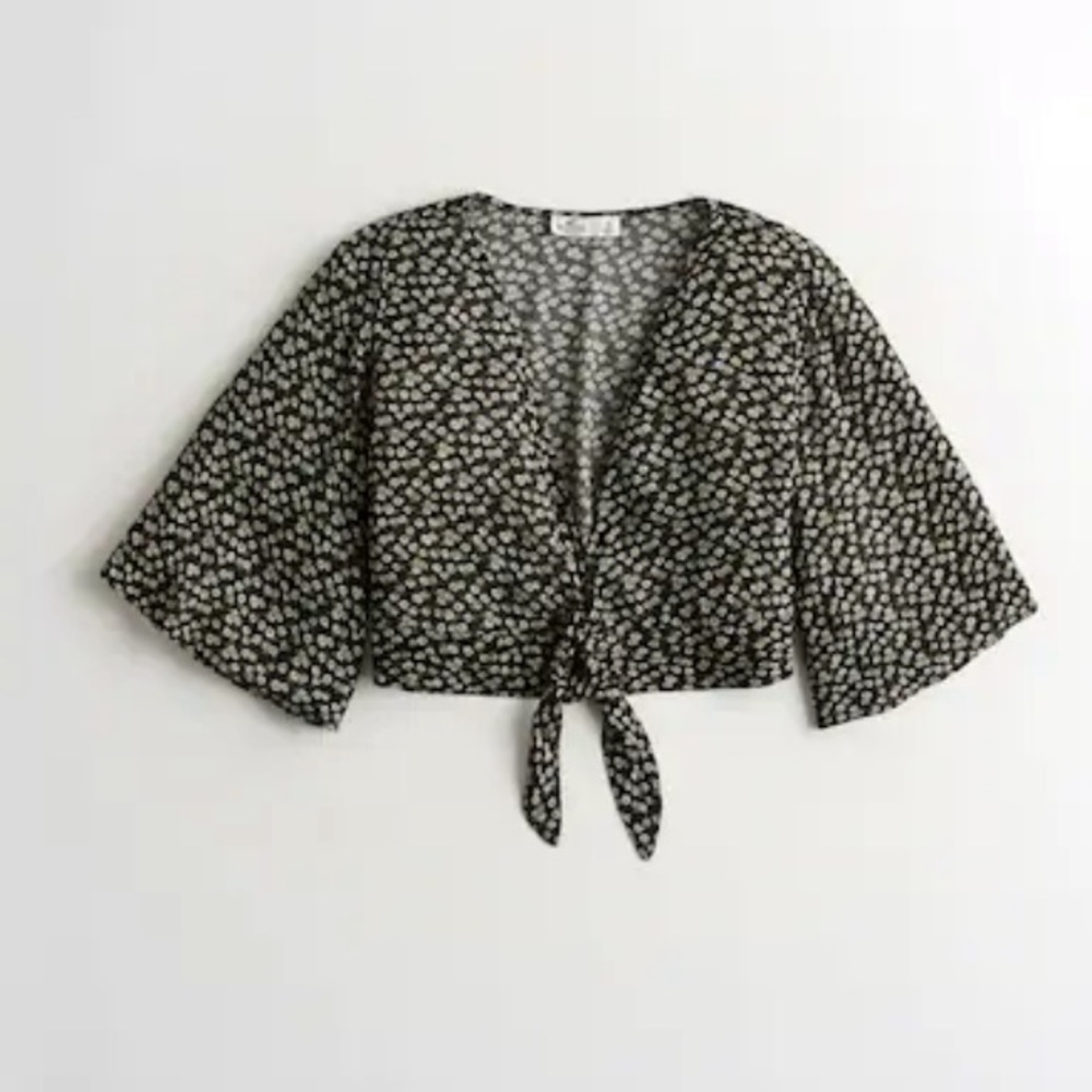Hollister wide sleeve tie-front crop top